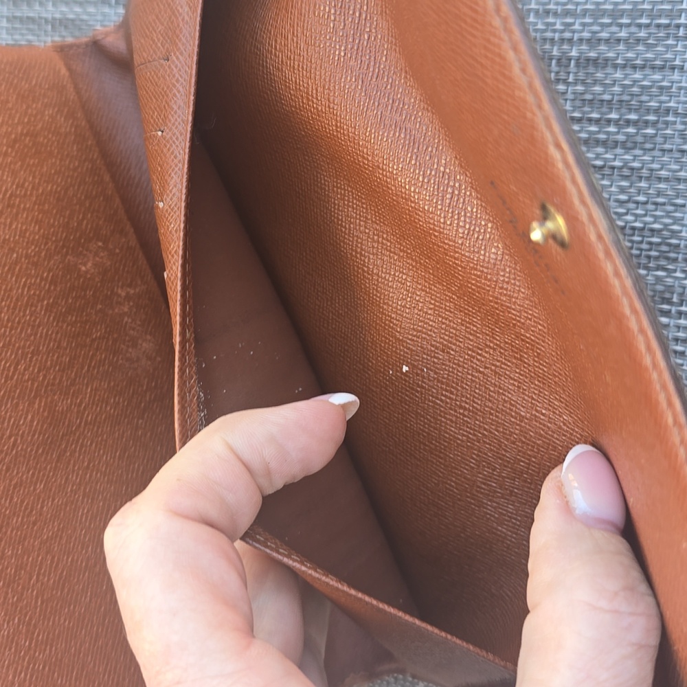 Free With $200 Purchase Louis Vuitton Monogram Wallet - Picture 4 of 14
